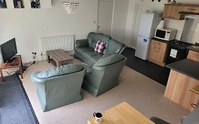 Rentunique Spinney Spacioussuper Snug 1 Bed Home.